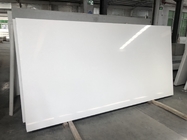 Pietra bianca del quarzo di ingegneria di colore delle lastre 3200x1600mm per la decorazione del controsoffitto