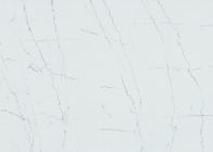 Pietra bianca polacca del quarzo di 20MM Carrara con i controsoffitti della cucina