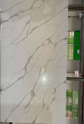 Lastra di pietra Calacatta del quarzo grigio del NSF con il materiale resistente della decorazione del graffio bianco del fondo